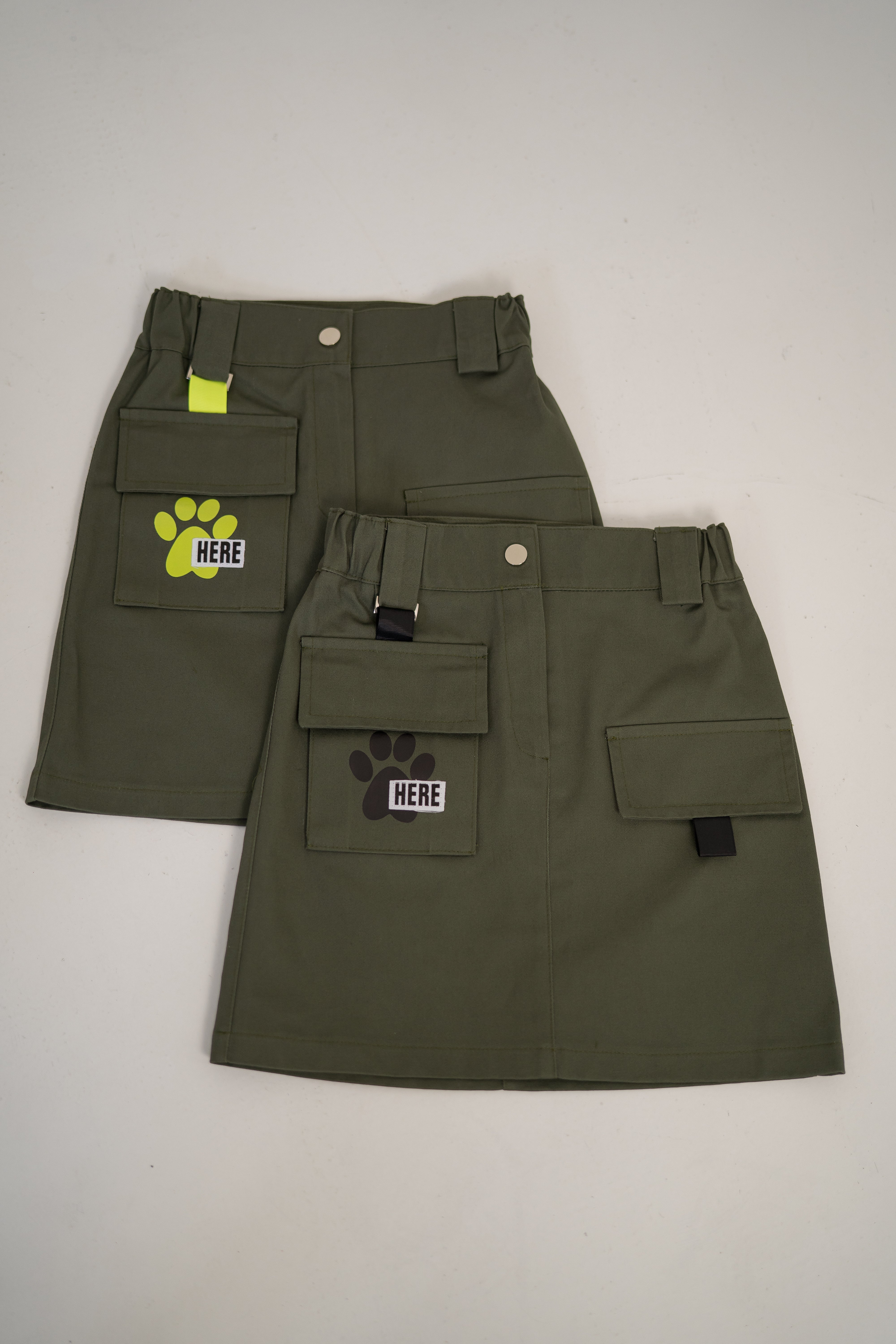 Girls´ cargo denim skirt paw print- khaki - Lemoni Boutique