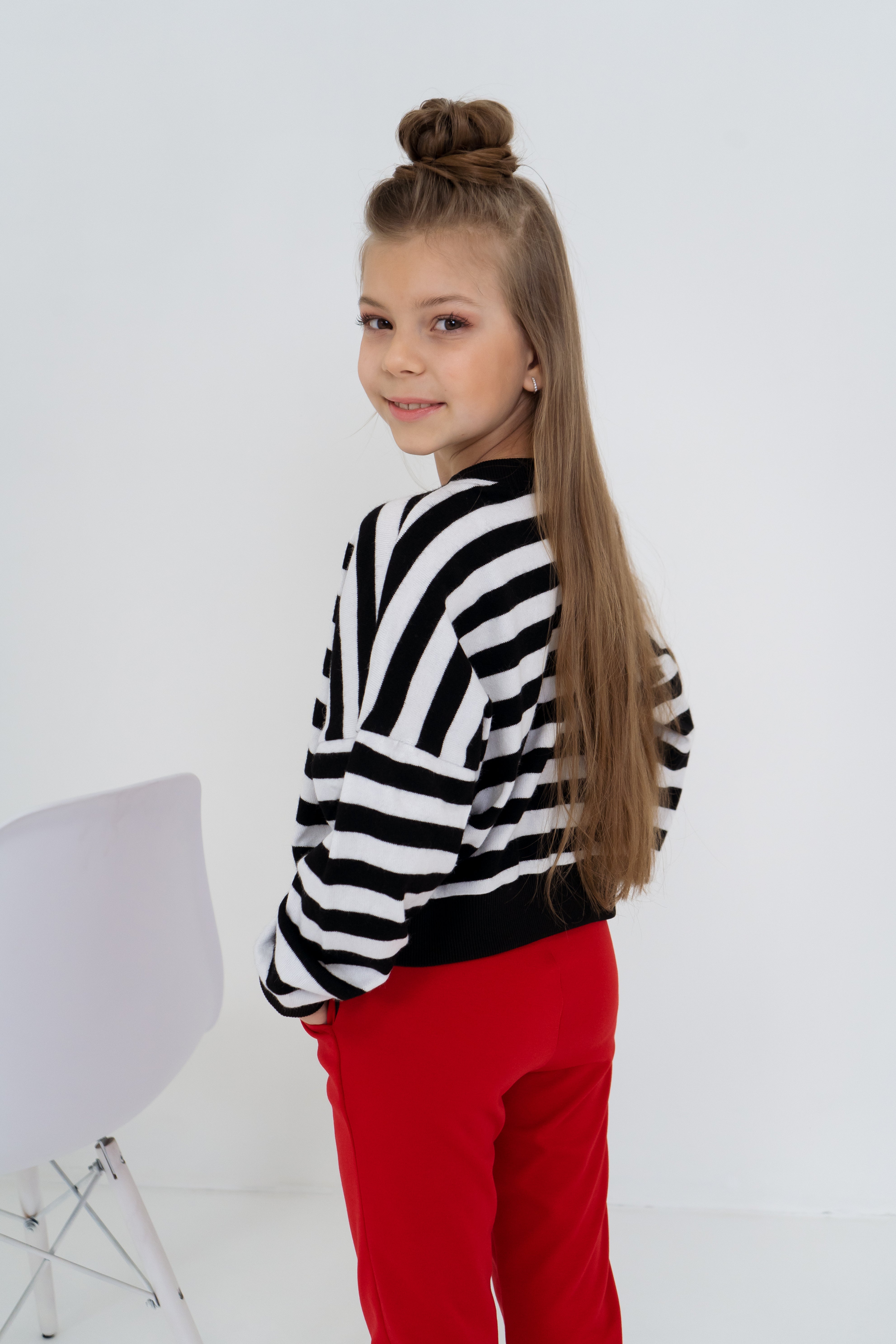 Striped pullover with the sequined color changing Cherry