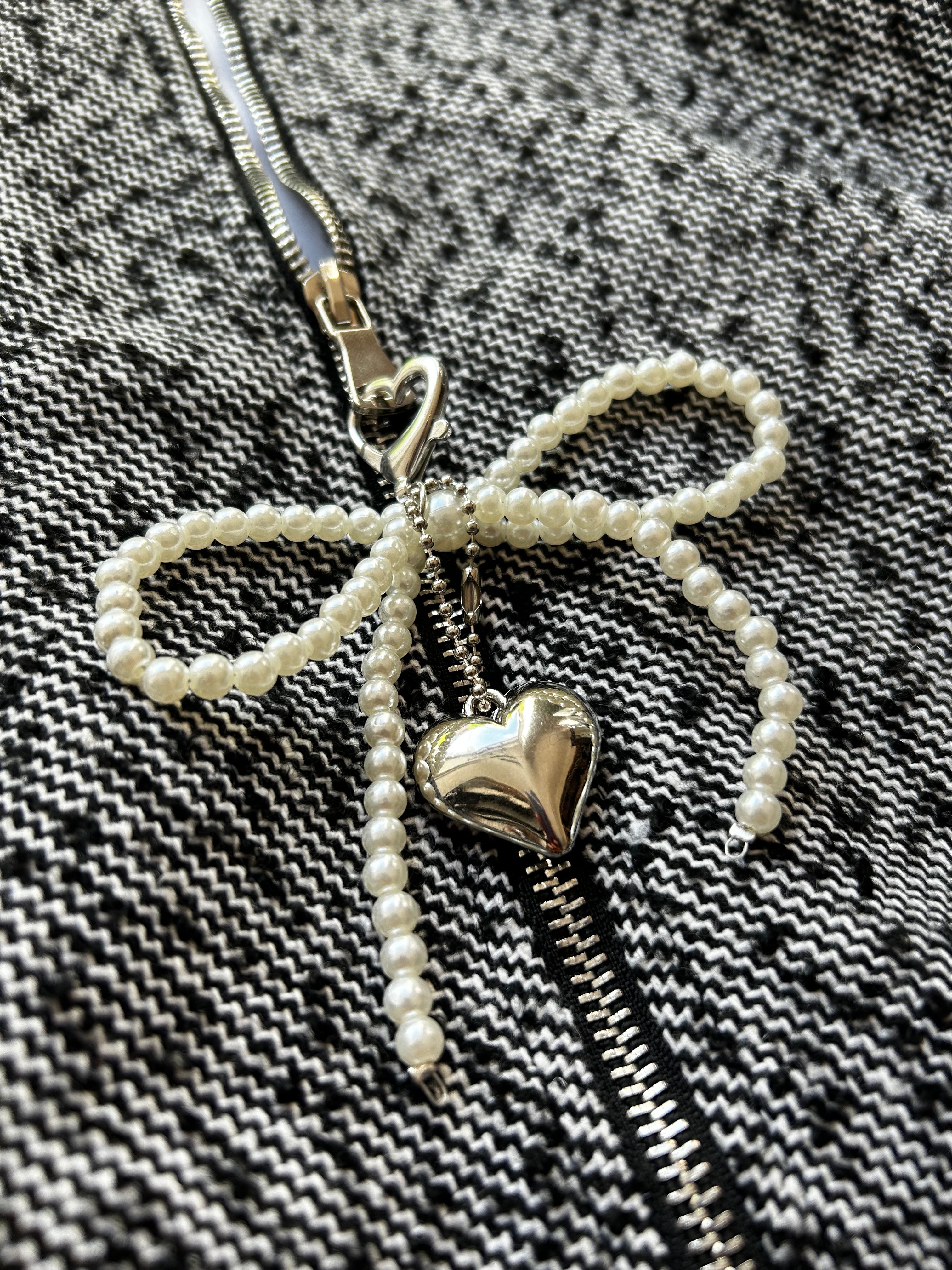 Bow accessory with pearls for everyone and everywhere - Lemoni Boutique