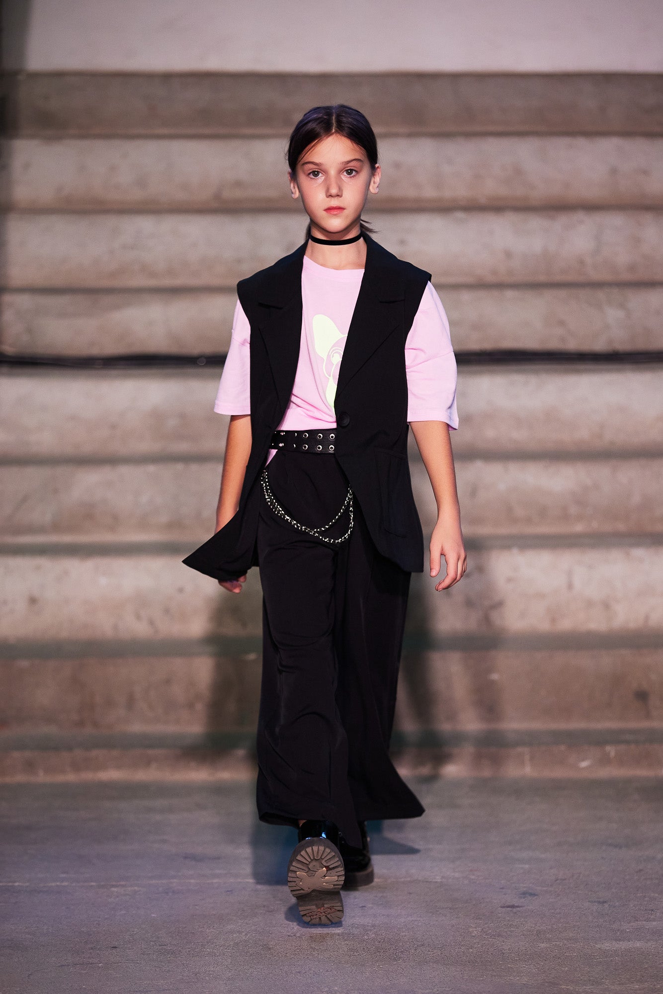 T-shirt with a reflective neon dog print - rosy, green - Lemoni Boutique