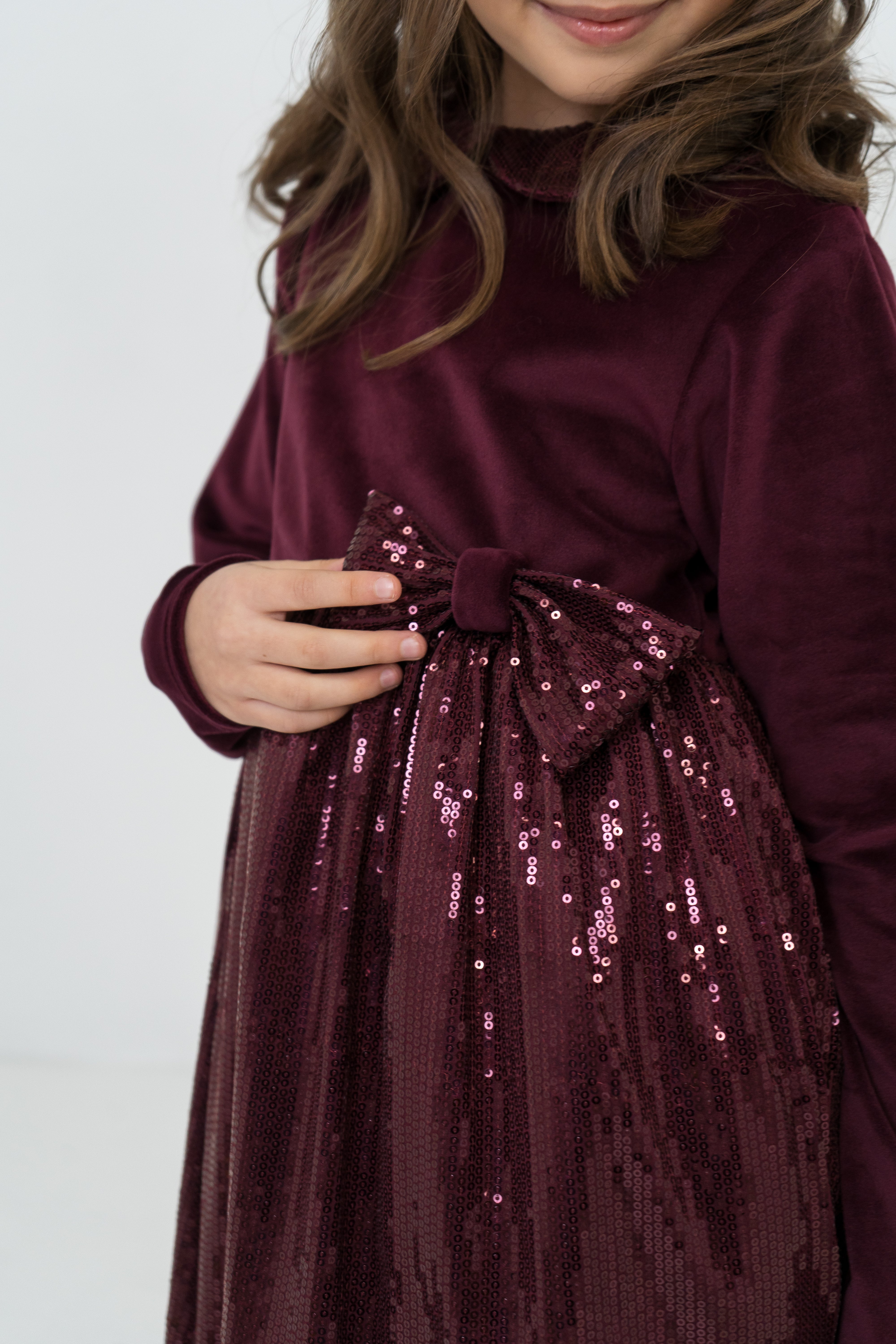 Girls´s  festive velours dress with sequined elements - bordeaux - Lemoni Boutique