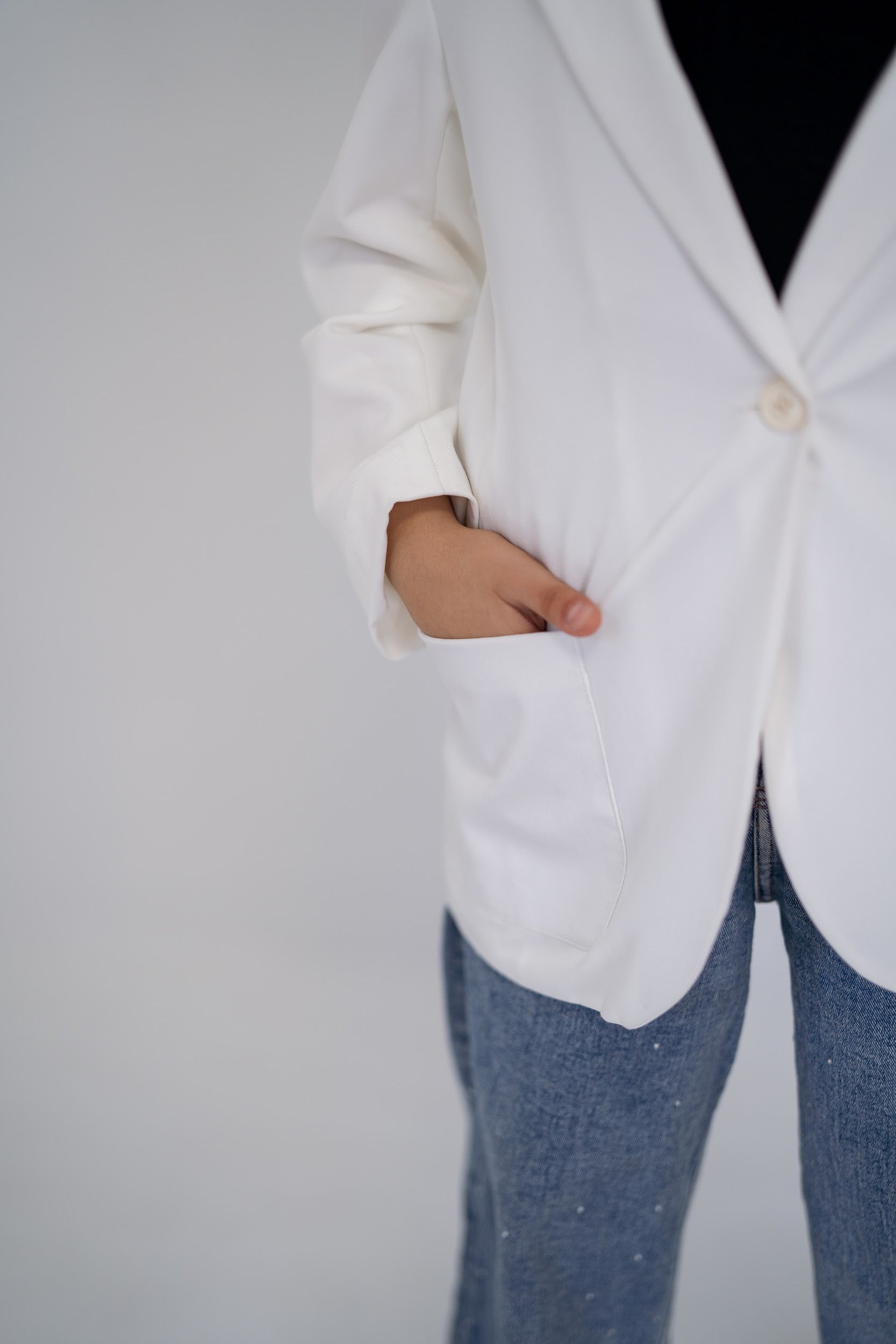 Oversized longline white blazer for girls