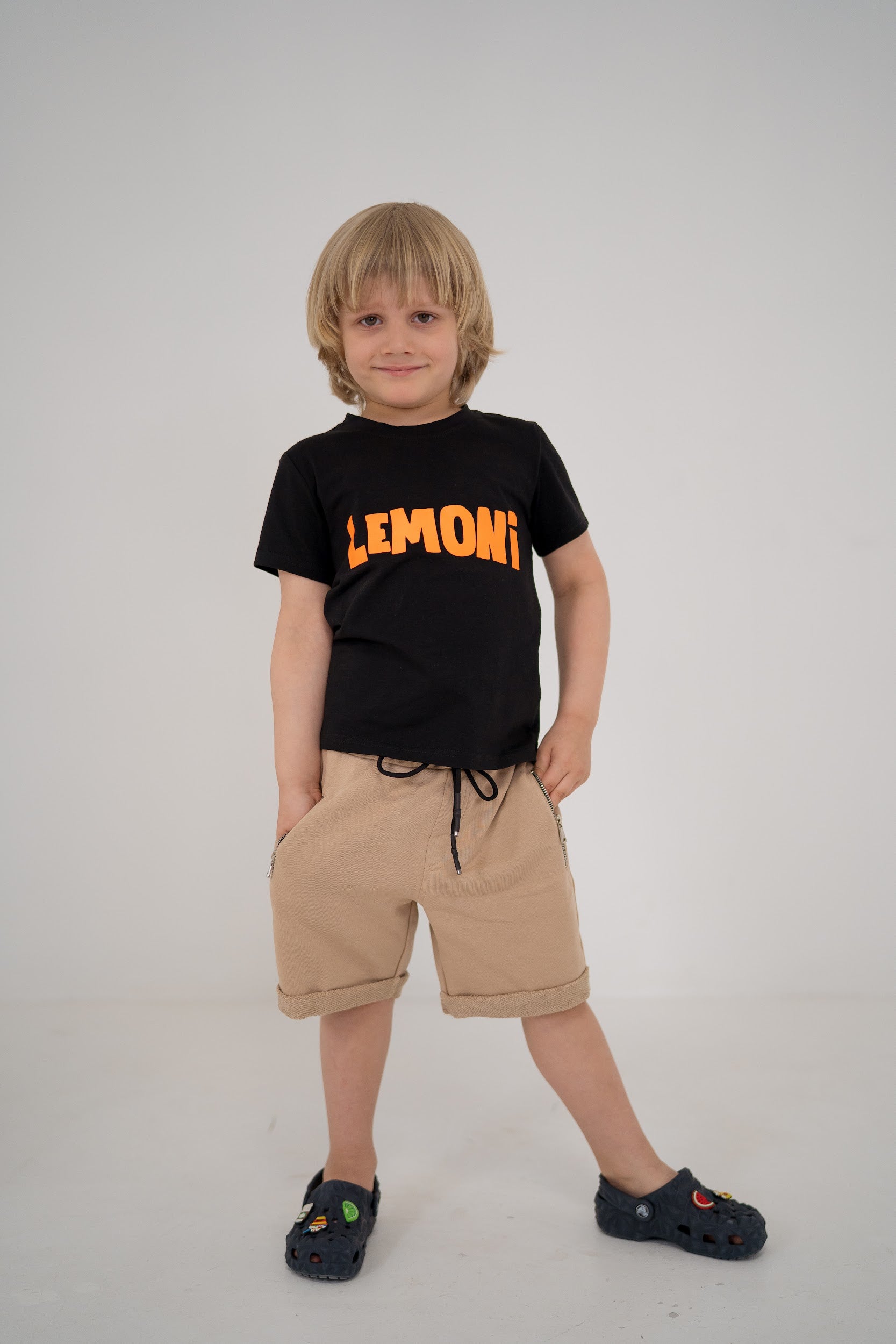 Unisex Classic Black T-Shirt LEMONI