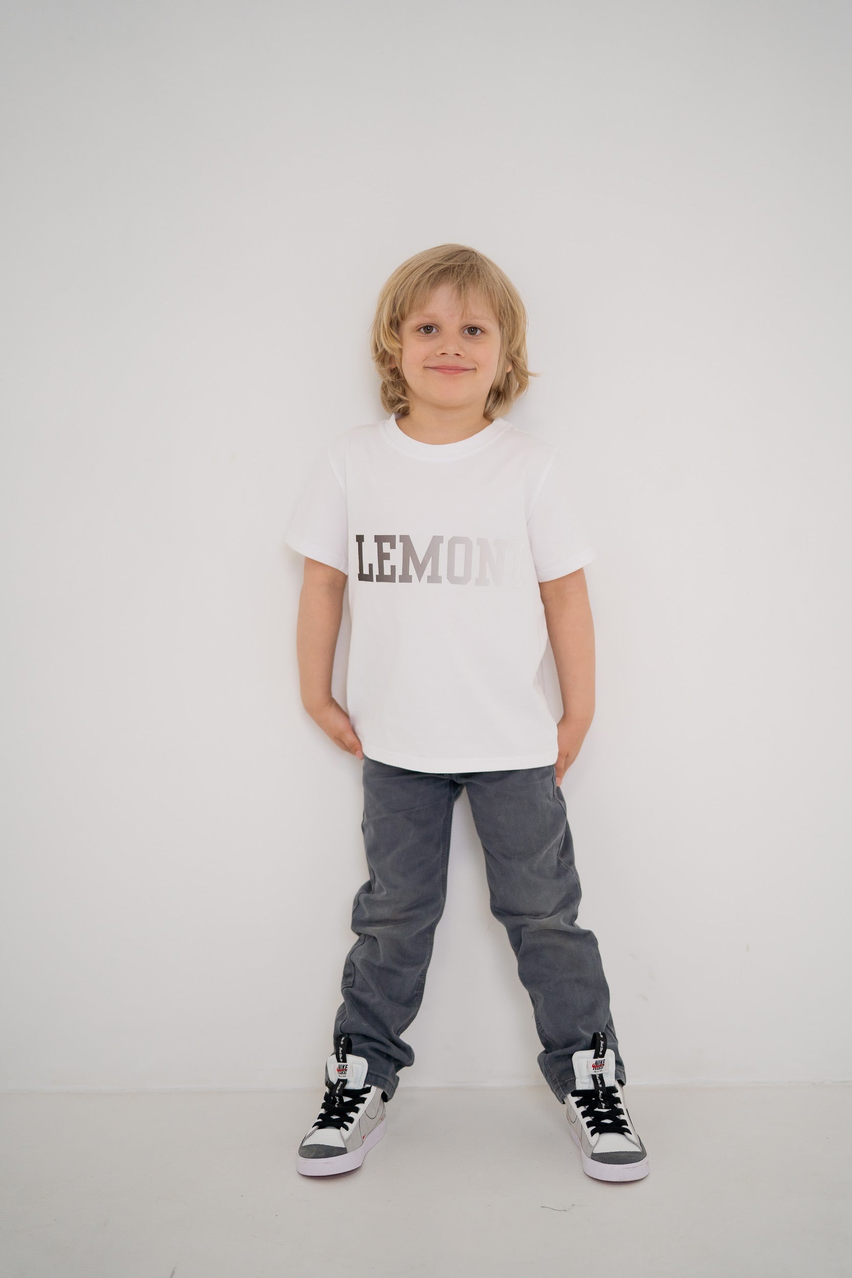 Klassisches Unisex T-Shirt LEMONI aus Baumwolle