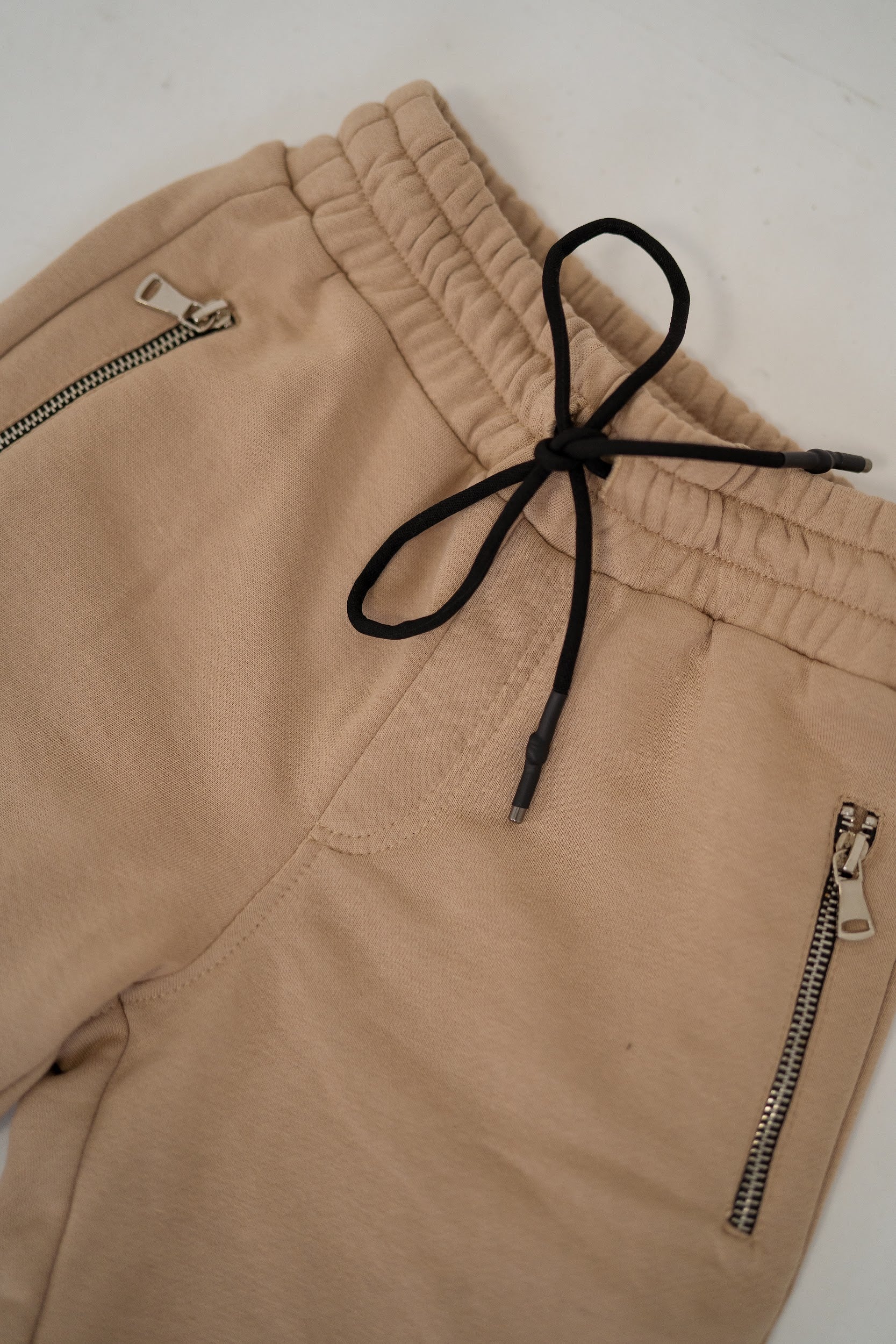 Stylische Zipper-Shorts für Jungen - schwarz