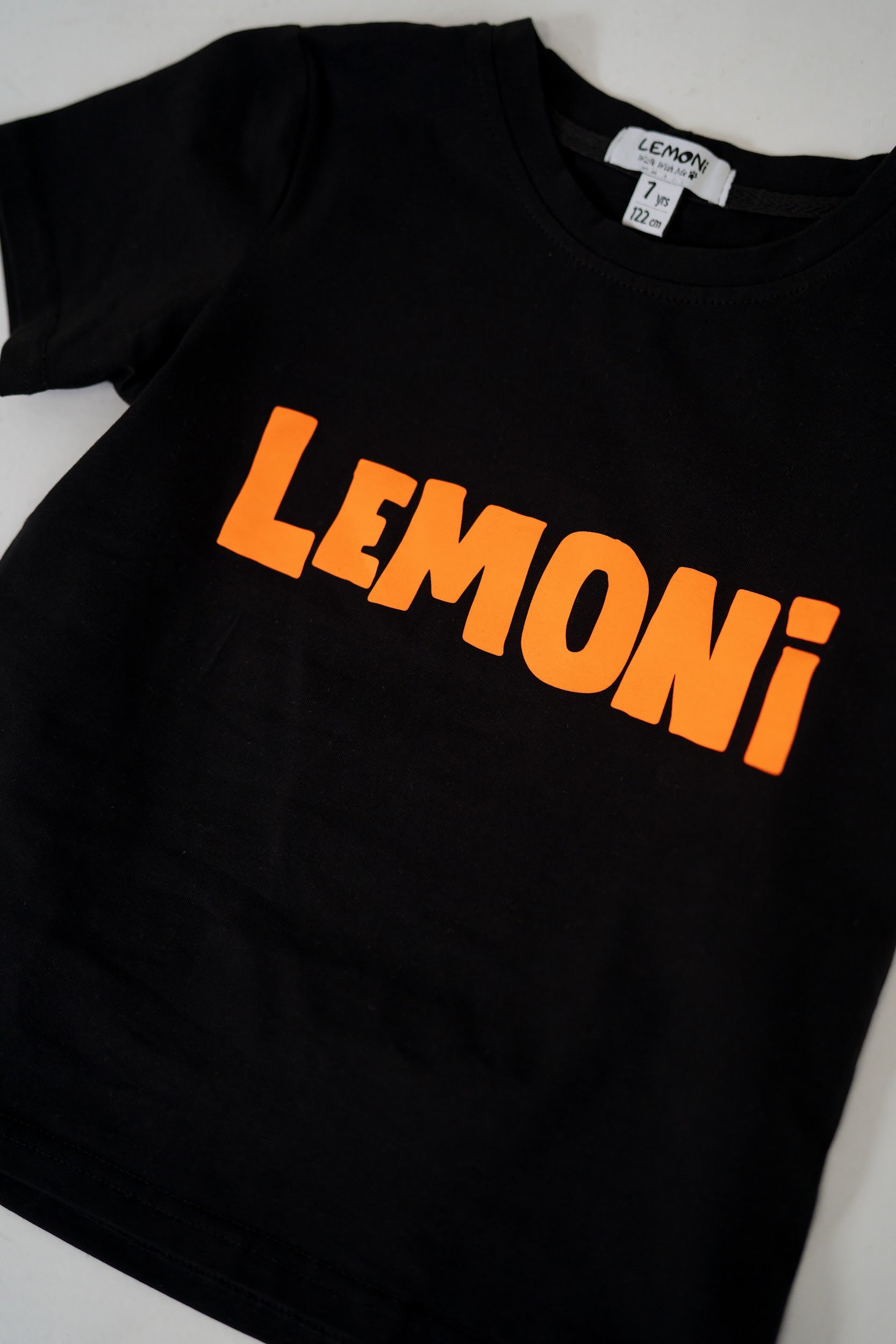 Unisex Classic Black T-Shirt LEMONI