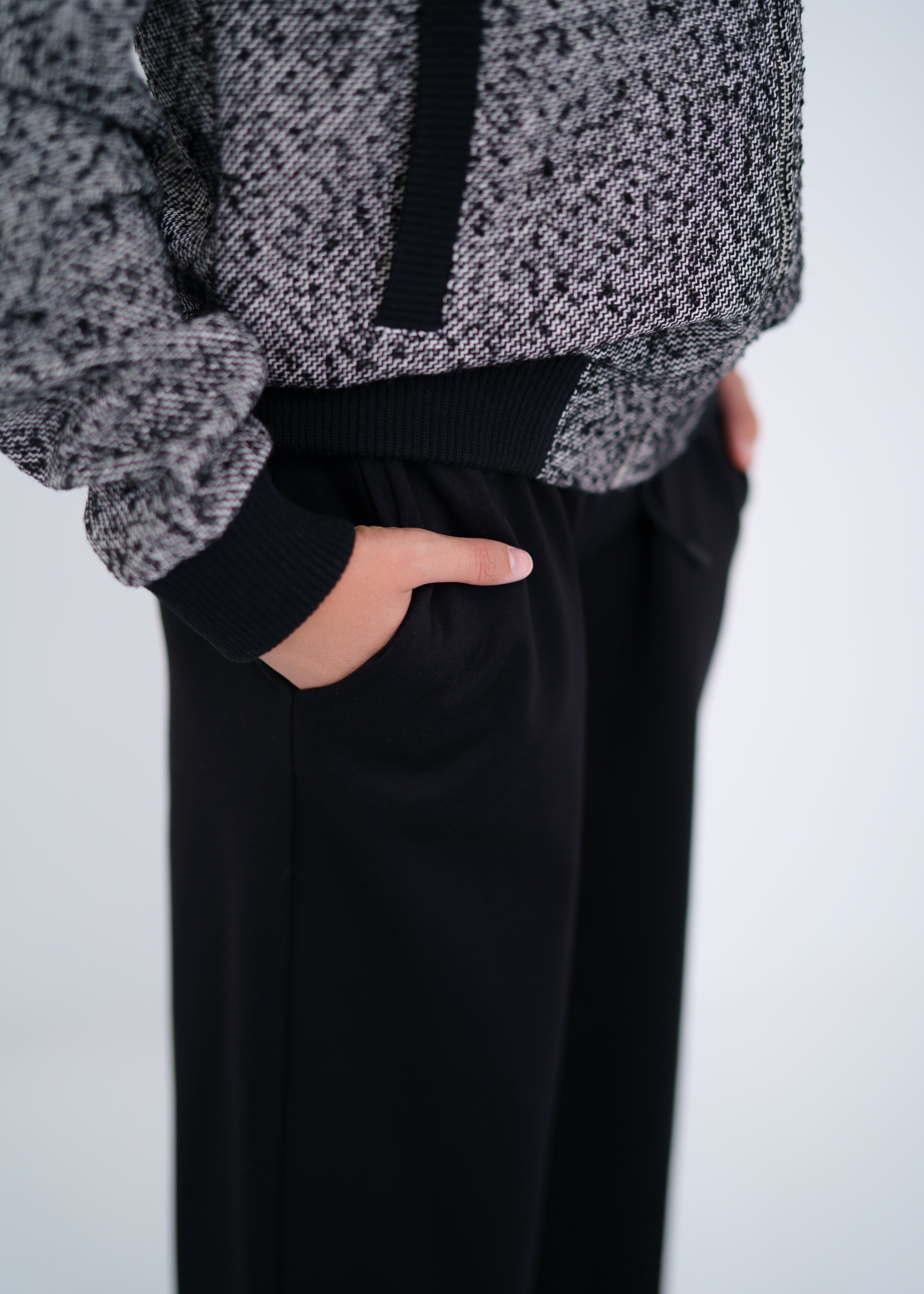 Relax-fit jersey pants for girls - black - Lemoni Boutique