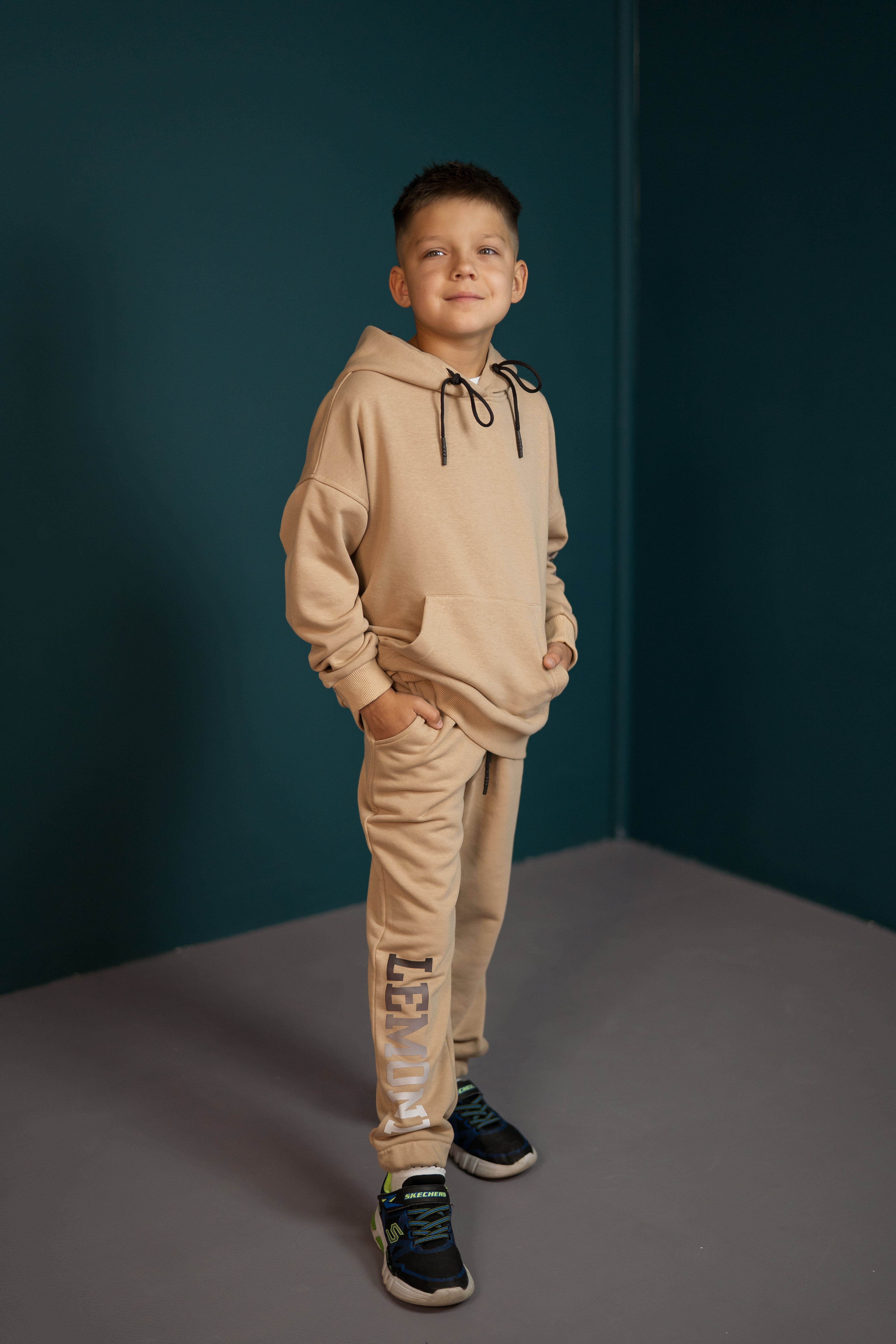 Pants unisex with logo print - beige - Lemoni Boutique